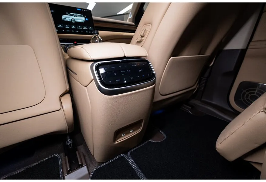 Seres M7 1.5 AT AWD (439 л.с.) Premium Черный в АВИЛОН. Слайд №10