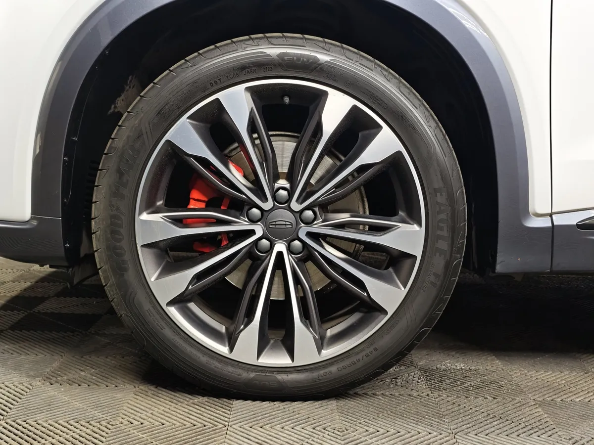 Geely Tugella 2.0 AT AWD (238 л.с.) Flagship Белый в АВИЛОН. Слайд №8
