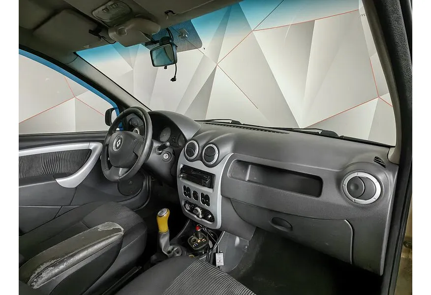Renault Logan 1.6 MT (102 л.с.) Бежевый в АВИЛОН. Слайд №10