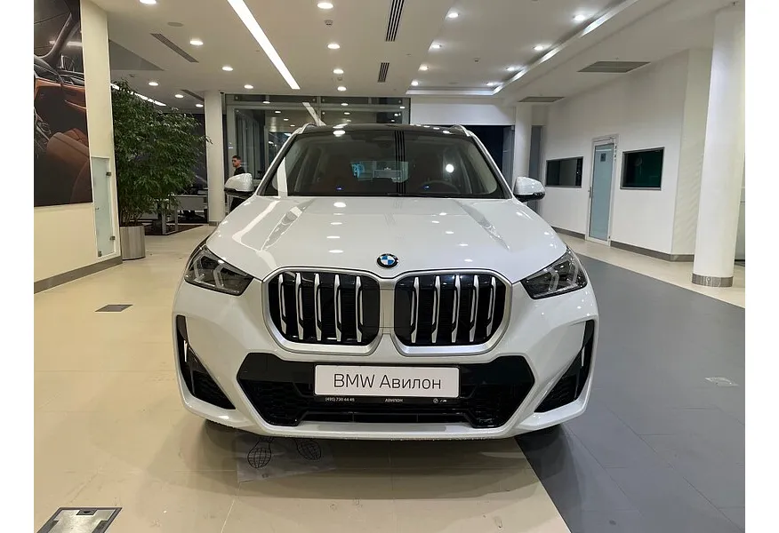 BMW X1 xDrive25 Li (204 л.с.) Белый в АВИЛОН. Слайд №3