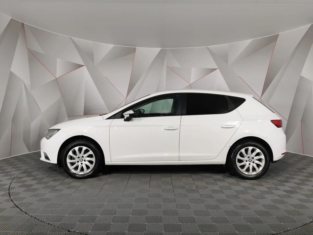 SEAT Leon 1.2 TSI DSG (105 л.с.) Белый в АВИЛОН. Слайд №5