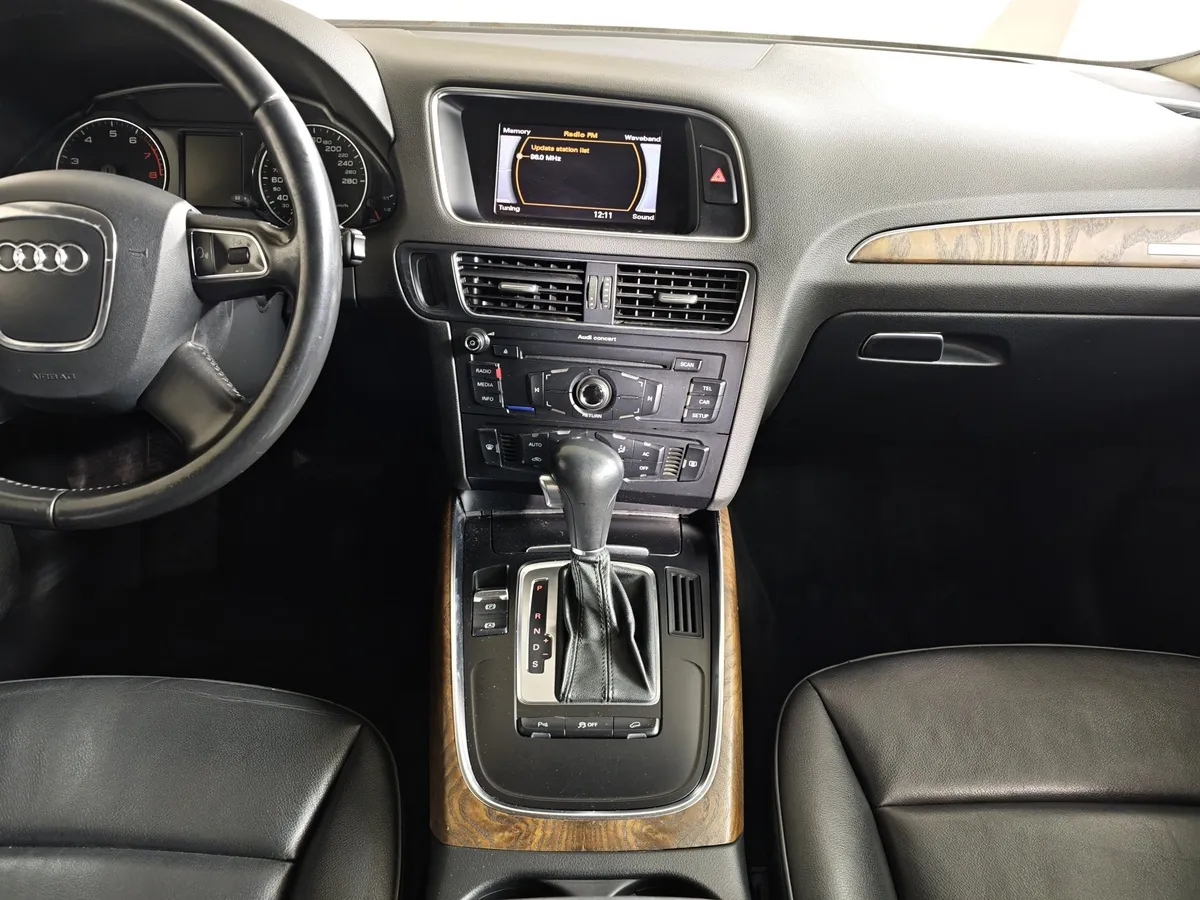 Audi Q5 2.0 TFSI tiptronic quattro (211 л.с.) Черный в АВИЛОН. Слайд №13