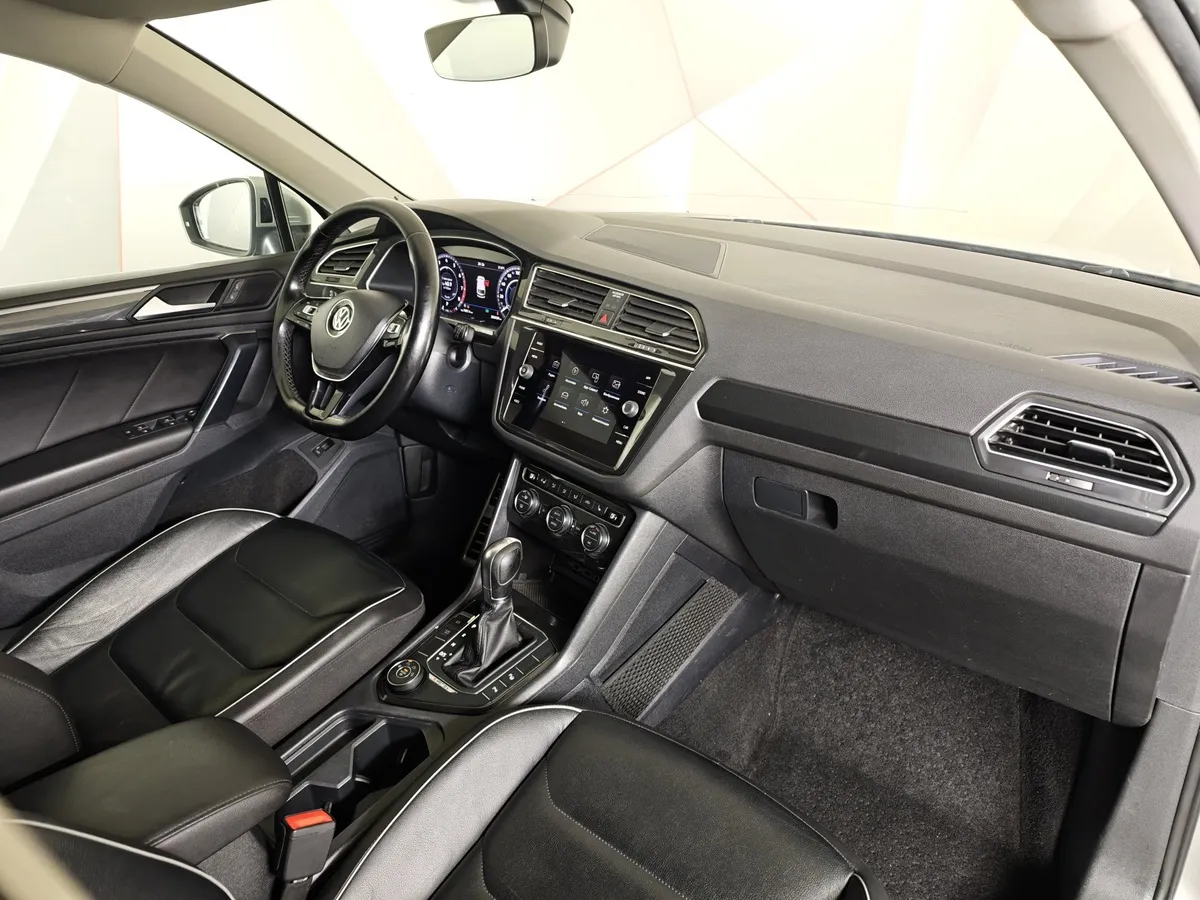 Volkswagen Tiguan 1.4 TSI 4Motion DSG (150 л.с.) Comfortline Серебристый в АВИЛОН. Слайд №13