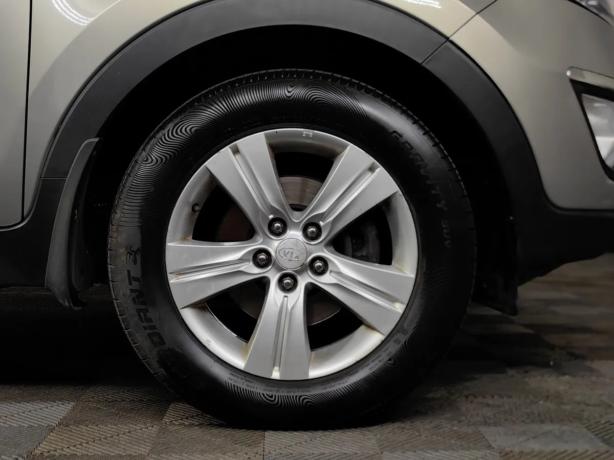 Kia Sportage 2.0 AT (150 л.с.) Серебристый в АВИЛОН. Слайд №9