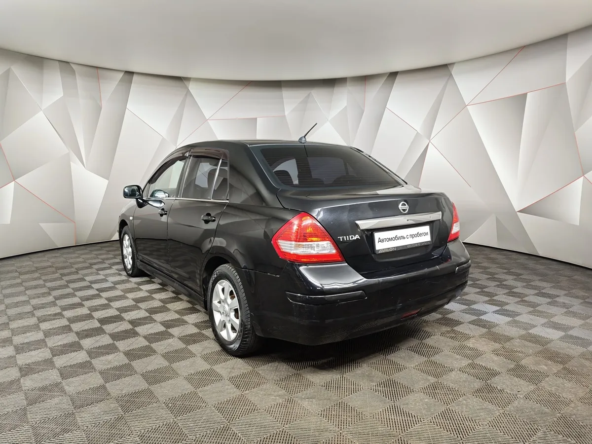 Nissan Tiida 1.6 MT (110 л.с.) Черный в АВИЛОН. Слайд №4