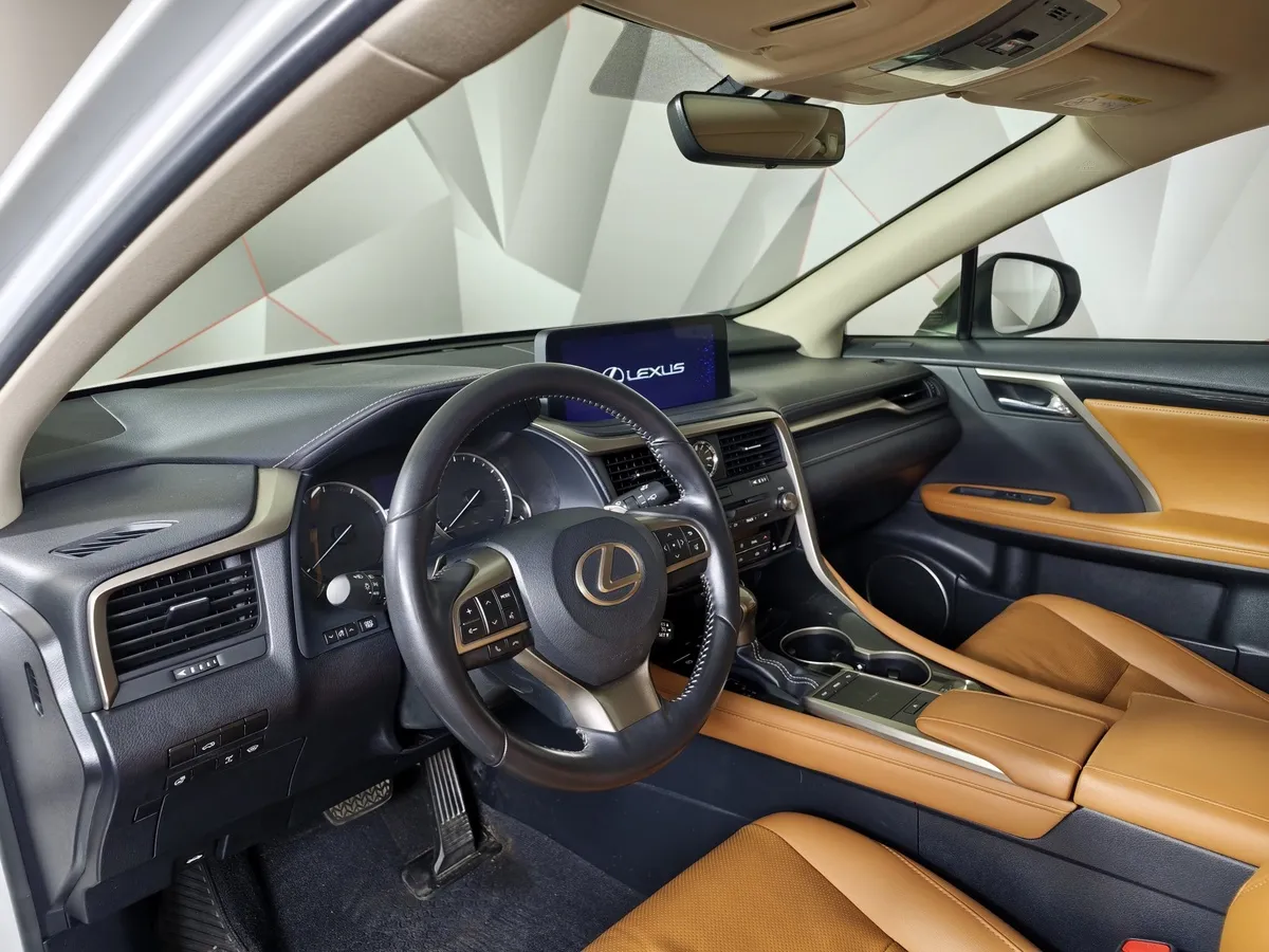 Lexus RX 2.0 AT AWD (238 л.с.) Executive Белый в АВИЛОН. Слайд №18