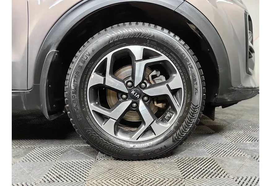 Kia Sportage 2.0 AT 2WD (150 л.с.) Luxe Edition Plus Коричневый в АВИЛОН. Слайд №9