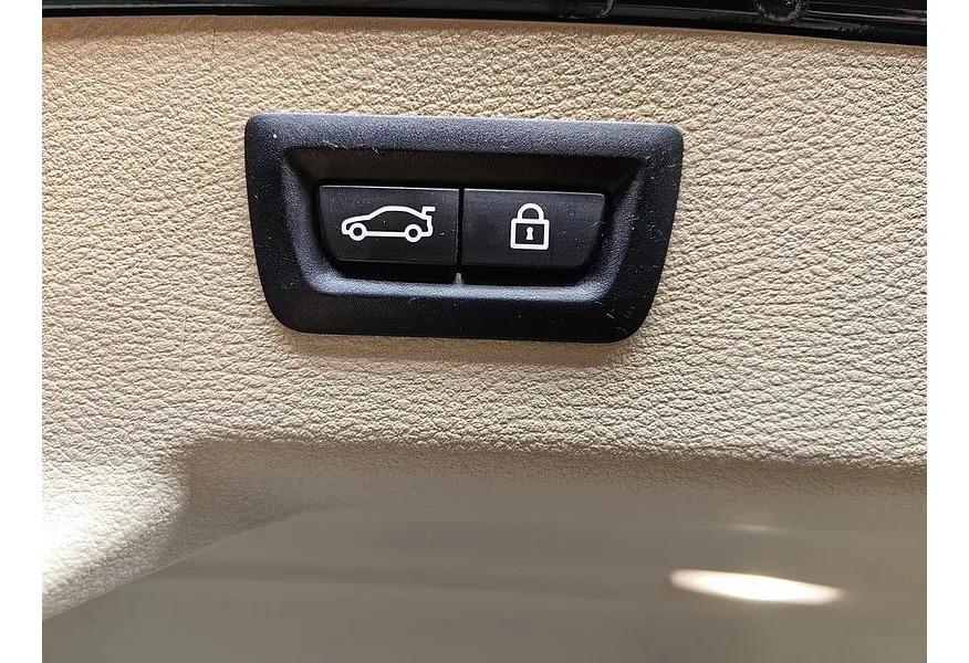 BMW X6 xDrive30d Steptroniс (249 л.с.) Base (Локальная сборка) Черный в АВИЛОН. Слайд №19