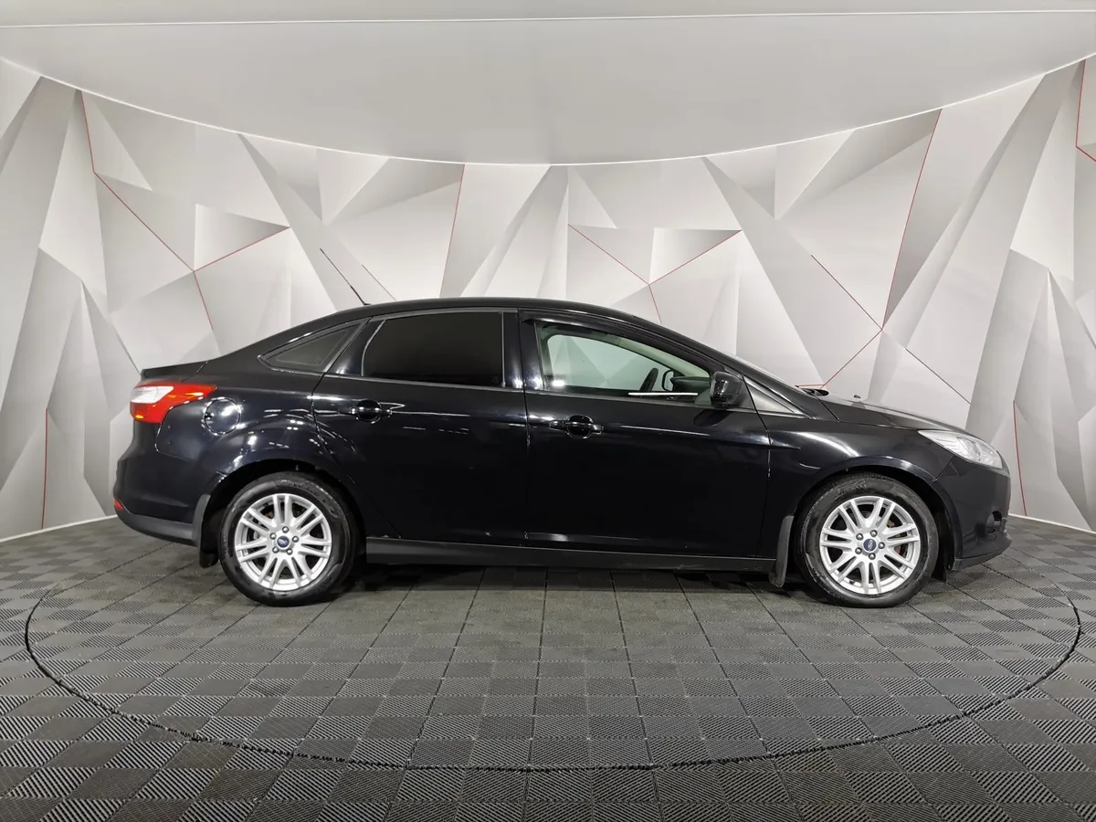 Ford Focus 1.6 PowerShift (125 л.с.) Titanium Черный в АВИЛОН. Слайд №6