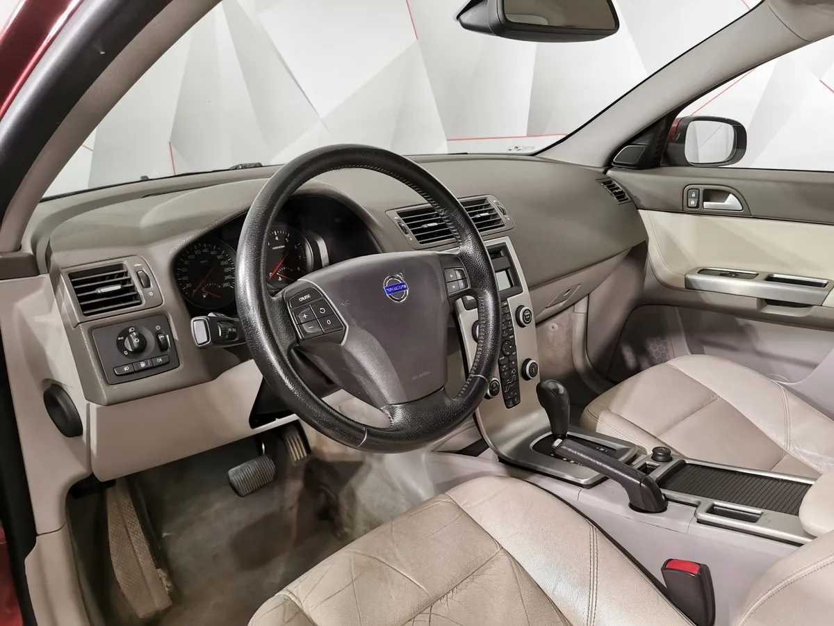 Volvo S40 2.4 Geartronic (140 л.с.) Красный в АВИЛОН. Слайд №17