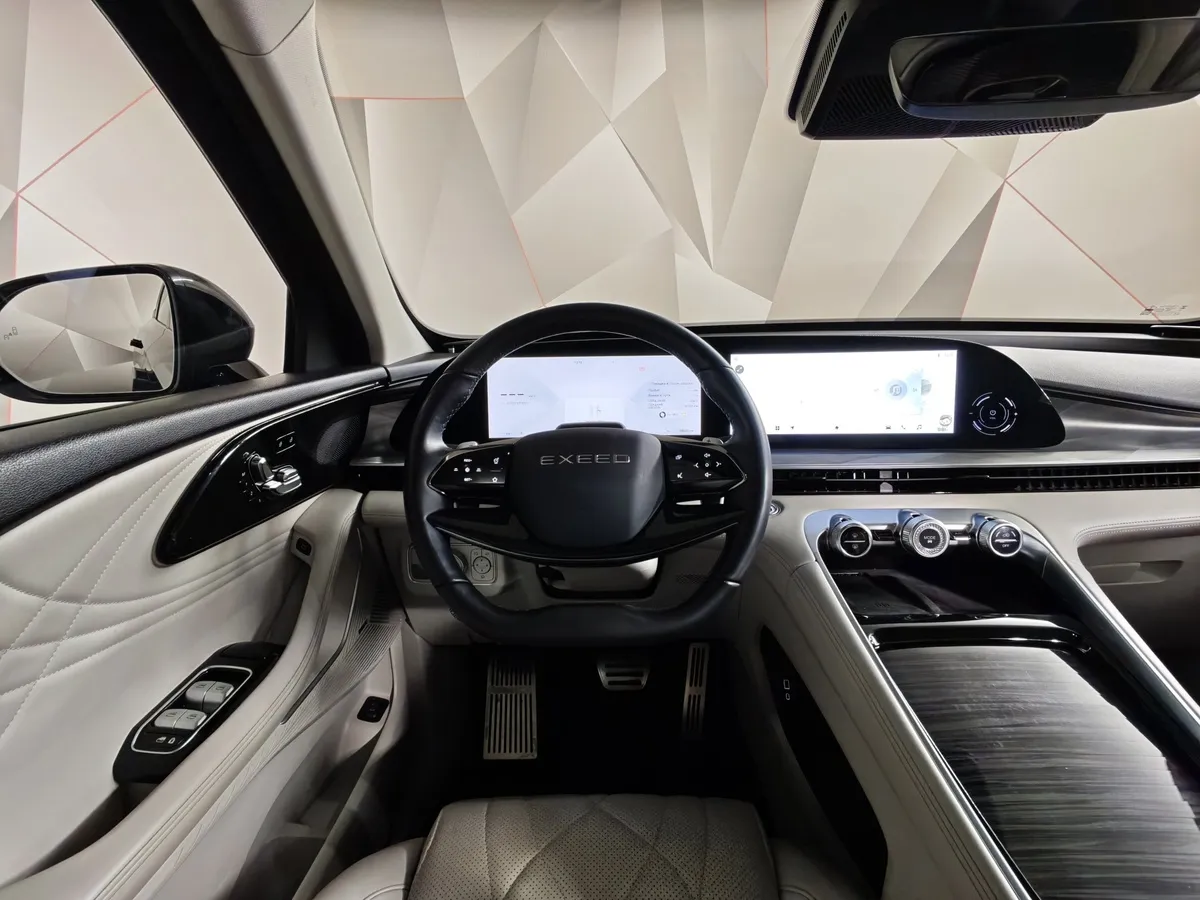 EXEED RX 2.0T DCT 4WD (249 л.с.) Flagship Черный в АВИЛОН. Слайд №17