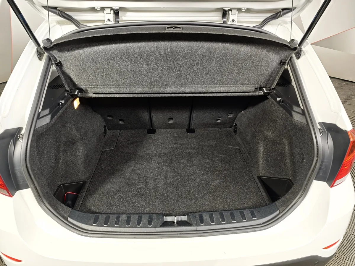 BMW X1 sDrive18i AT (150 л.с.) Белый в АВИЛОН. Слайд №9