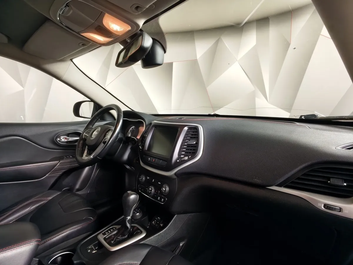 Jeep Cherokee 2.4 Tigershark Multiair AT AWD (177 л.с.) Sport Зеленый в АВИЛОН. Слайд №12