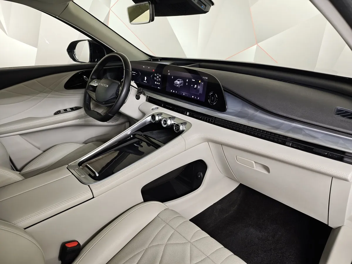 EXEED RX 2.0T DCT 4WD (249 л.с.) Platinum Черный в АВИЛОН. Слайд №13