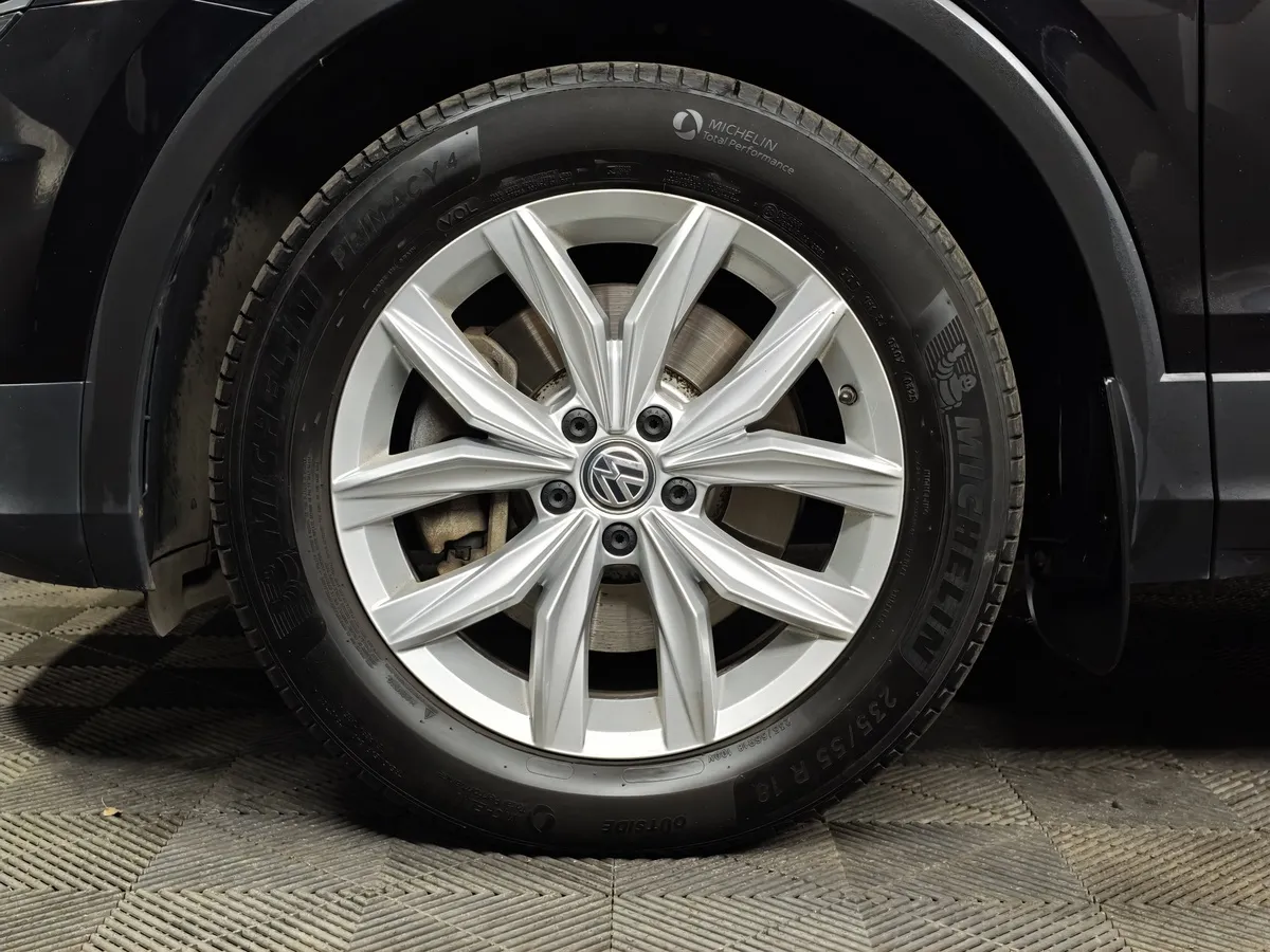 Volkswagen Tiguan 2.0 TSI 4Motion AT (180 л.с.) Exclusive Черный в АВИЛОН. Слайд №9
