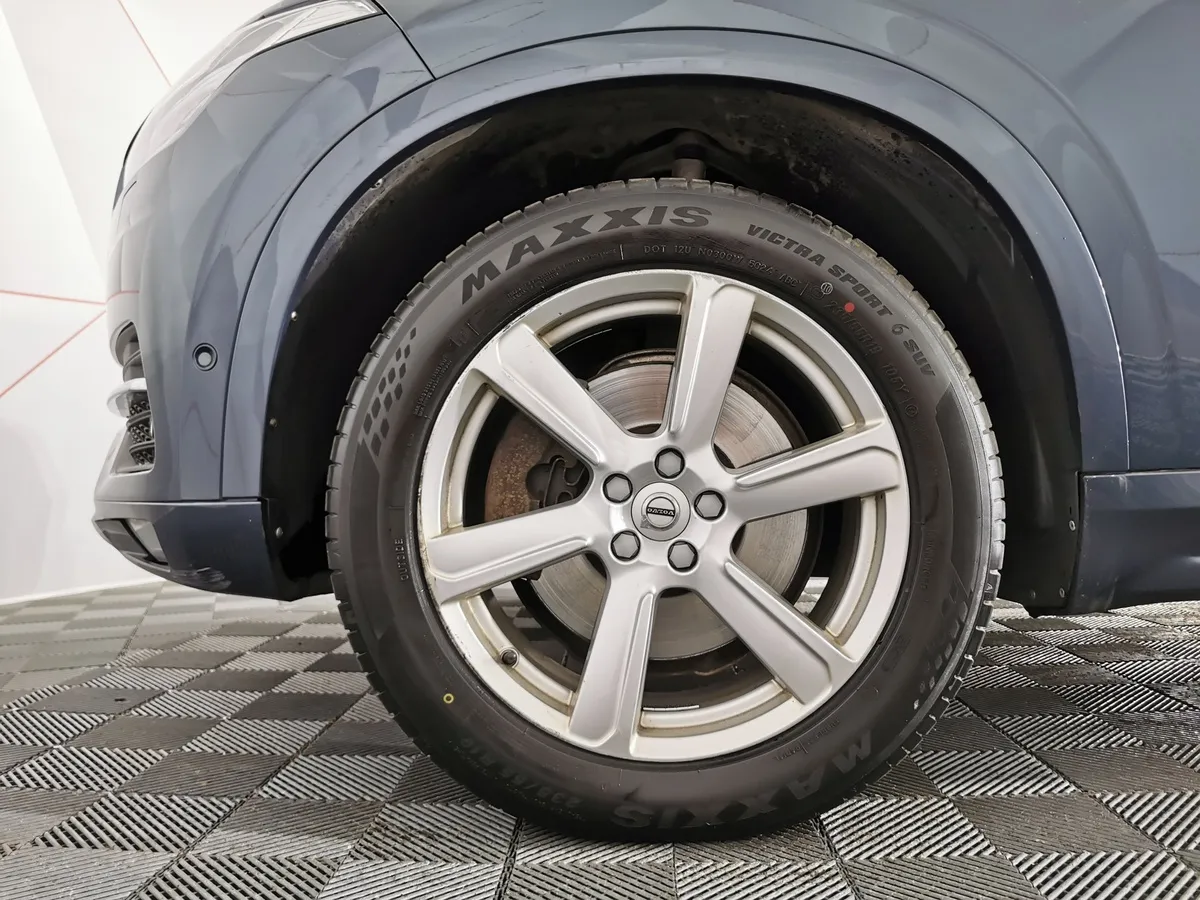 Volvo XC90 2.0 D5 Drive-E AT AWD (7 мест) (235 л.с.) Inscription Голубой в АВИЛОН. Слайд №9