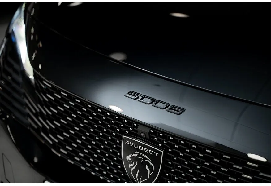 АВИЛОН - Peugeot 5008 1.8 THP ATN8 (211 л.с.) ALLURE Черный - slide 19