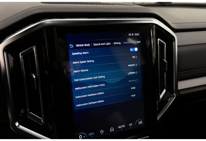 Sollers ST9 2.0G 8AT AWD (224 л.с.) Ultimate Белый в АВИЛОН. Слайд №17