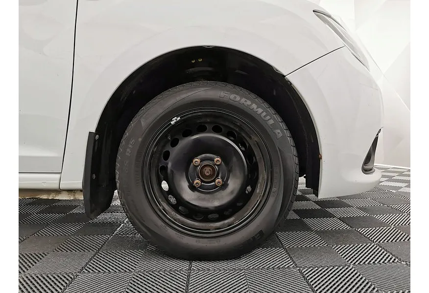 Renault Logan 1.6 MT (82 л.с.) Белый в АВИЛОН. Слайд №9