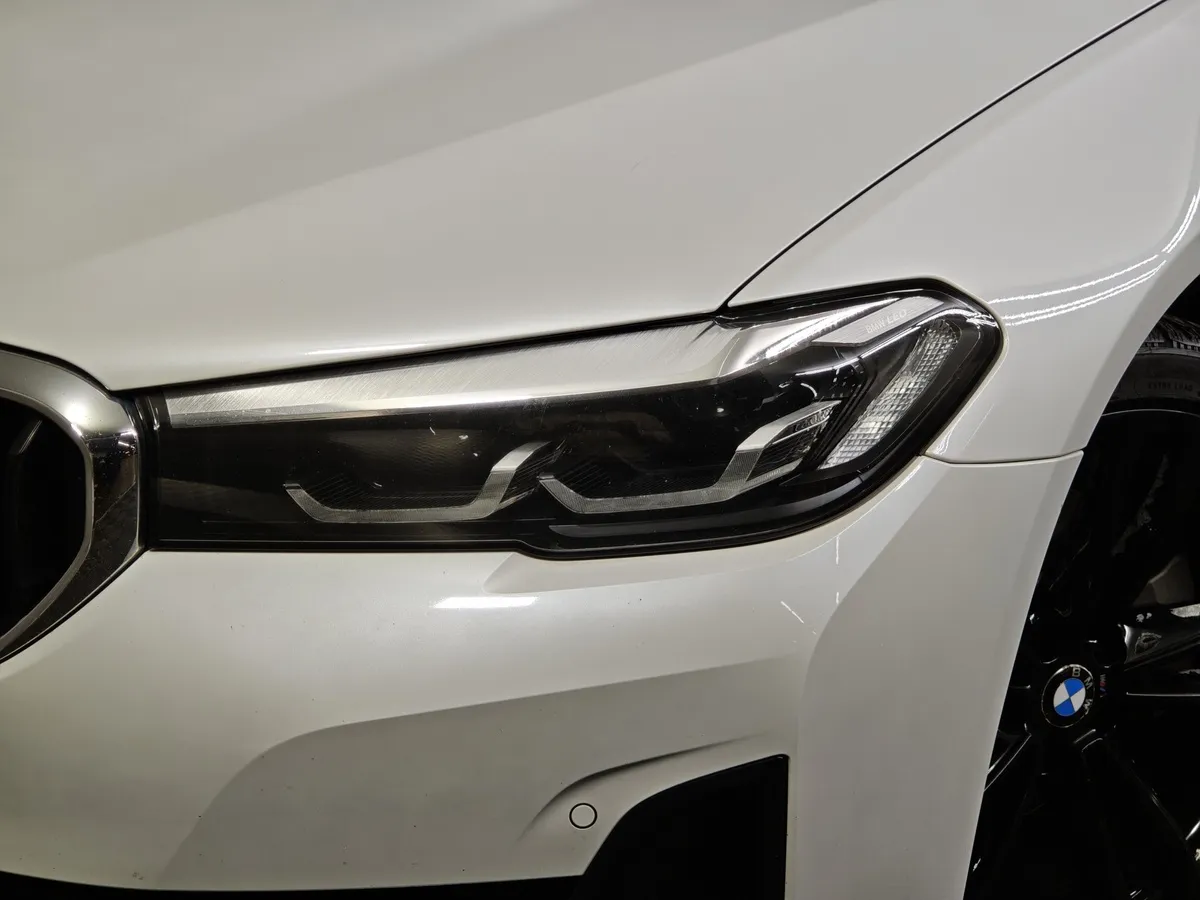 BMW 5 серия 520d xDrive Steptronic (190 л.с.) Base (Локальная сборка) Белый в АВИЛОН. Слайд №8