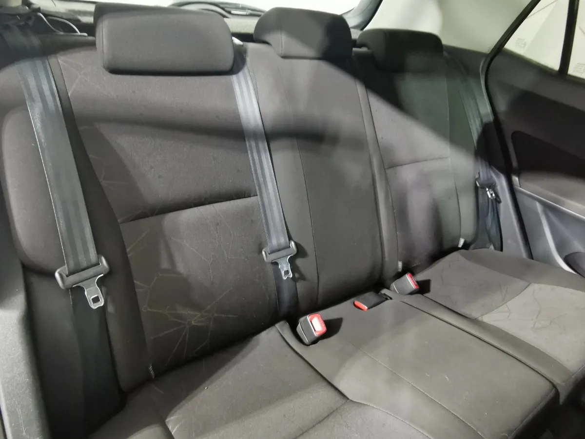 Toyota Auris 1.4 D-4D 5MMT (90 л.с.) Черный в АВИЛОН. Слайд №16