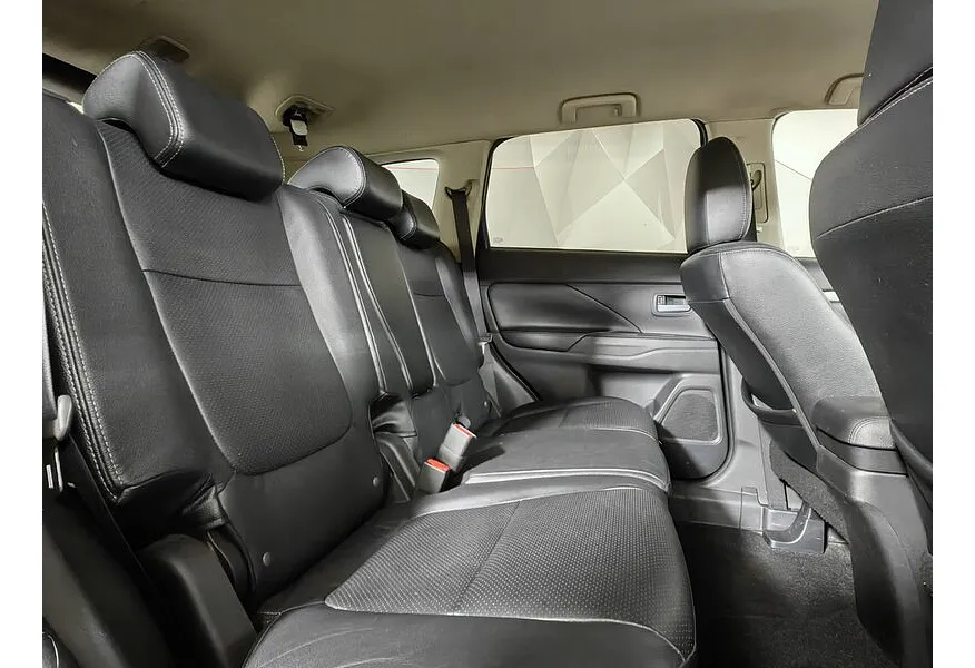 Mitsubishi Outlander 2.4 CVT 4WD (167 л.с.) Синий в АВИЛОН. Слайд №16