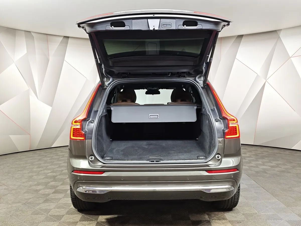 Volvo XC60 2.0 AT AWD (264 л.с.) Luxury Edition Коричневый в АВИЛОН. Слайд №12