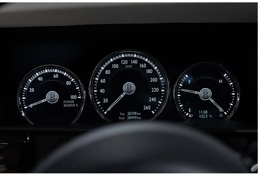 Rolls-Royce Cullinan 6.75 AT AWD (571 л.с.) Individual Черный в АВИЛОН. Слайд №30