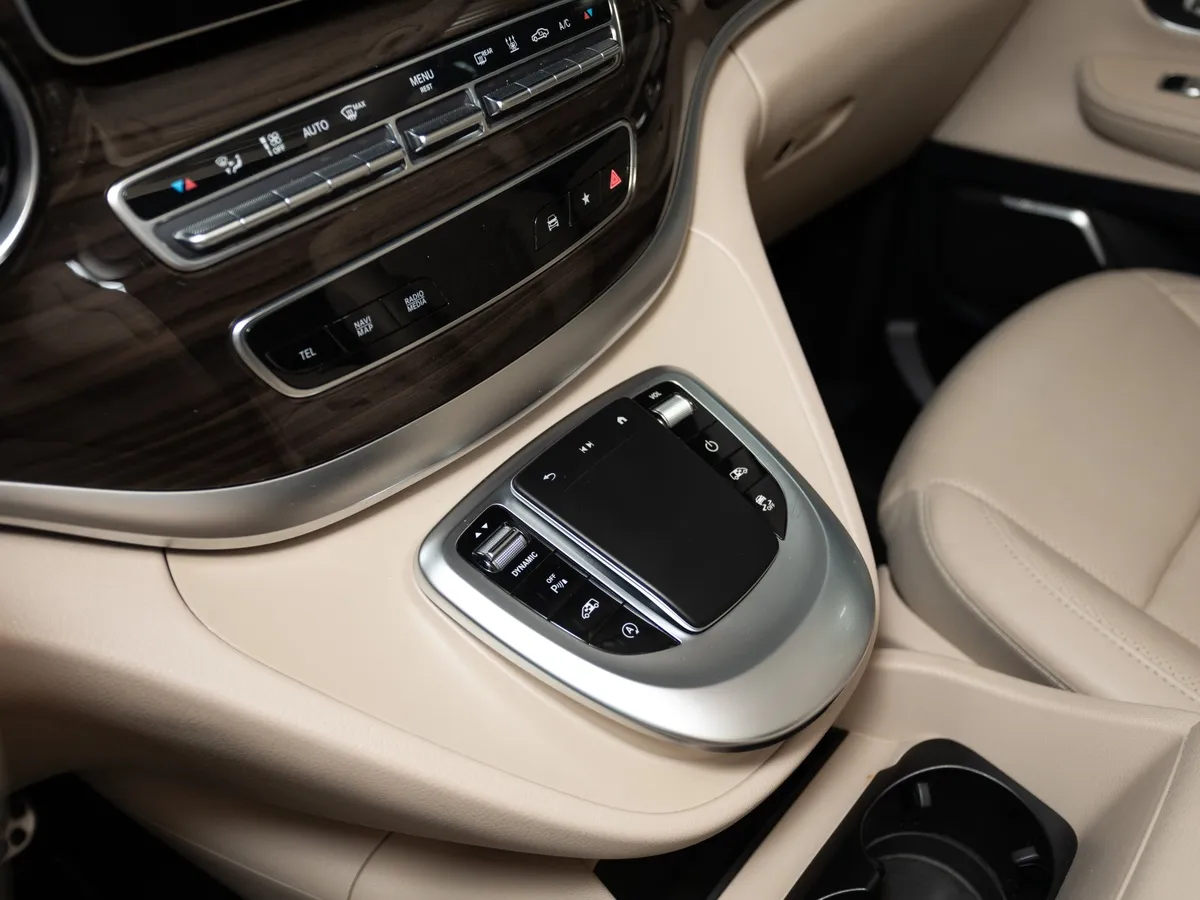 Mercedes-Benz V-Класс V 250 d AT L2 4x4 (190 л.с.) Exclusive Черный в АВИЛОН. Слайд №13
