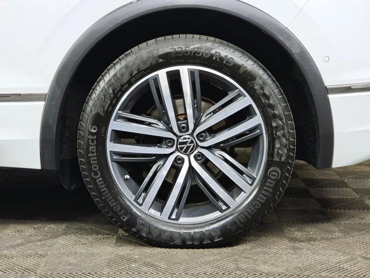 Volkswagen Tiguan 2.0 TSI 4Motion DSG (220 л.с.) R-Line Белый в АВИЛОН. Слайд №9