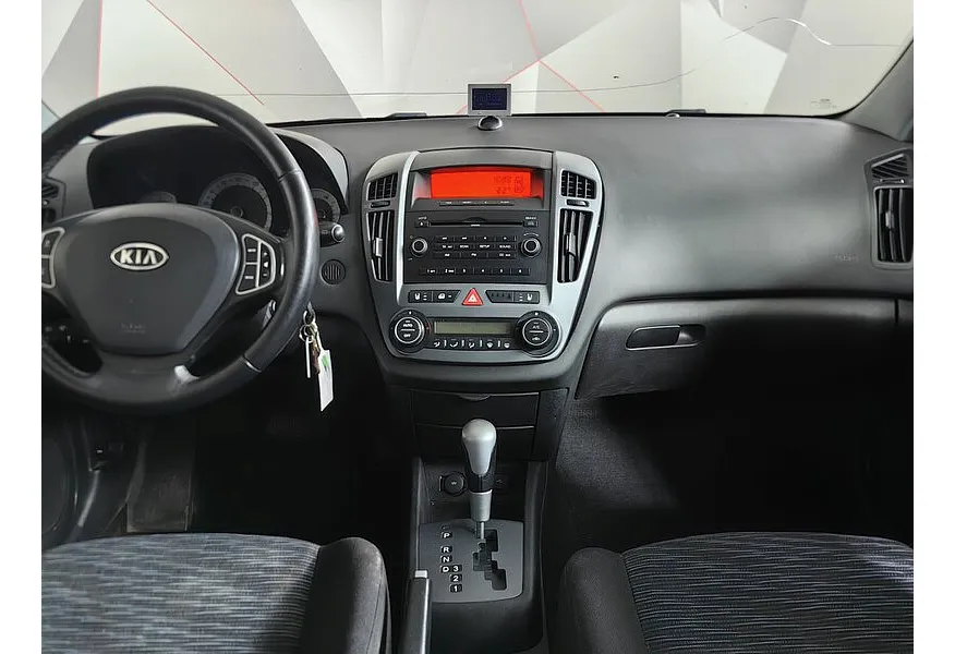 Kia Ceed 1.6 CRDi AT (115 л.с.) Синий в АВИЛОН. Слайд №12 Kia Ceed 1.6 CRDi AT (115 л.с.) Синий в АВИЛОН. Слайд №12