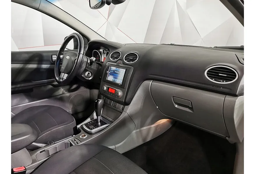 Ford Focus 2.0 AT (145 л.с.) Ghia Черный в АВИЛОН. Слайд №12