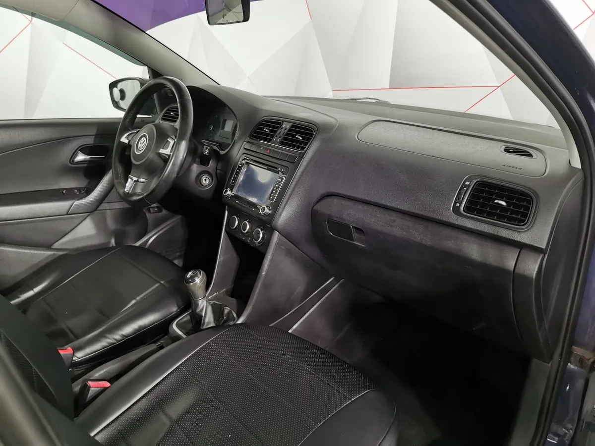 Volkswagen Polo 1.6 MT (105 л.с.) Comfortline Синий в АВИЛОН. Слайд №12