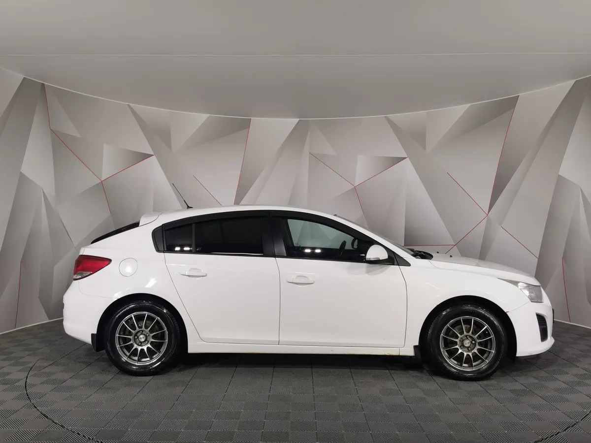Chevrolet Cruze 1.8 MT (141 л.с.) Белый в АВИЛОН. Слайд №6