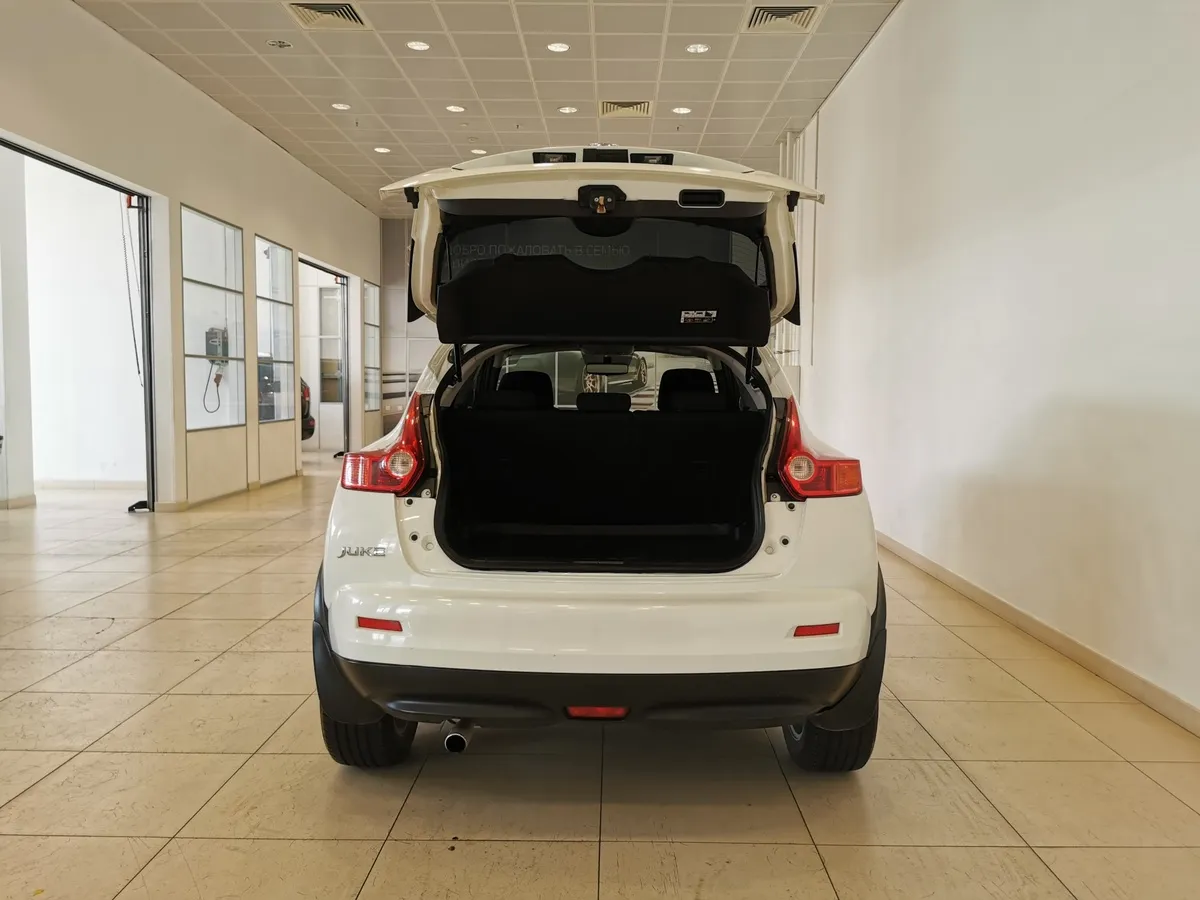 Nissan Juke 1.6 CVT (117 л.с.) Белый в АВИЛОН. Слайд №11