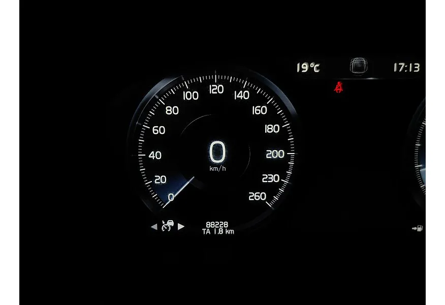 Volvo XC90 2.0 T5 Drive-E AT AWD (5 мест) (249 л.с.) Inscription Серебристый в АВИЛОН. Слайд №18