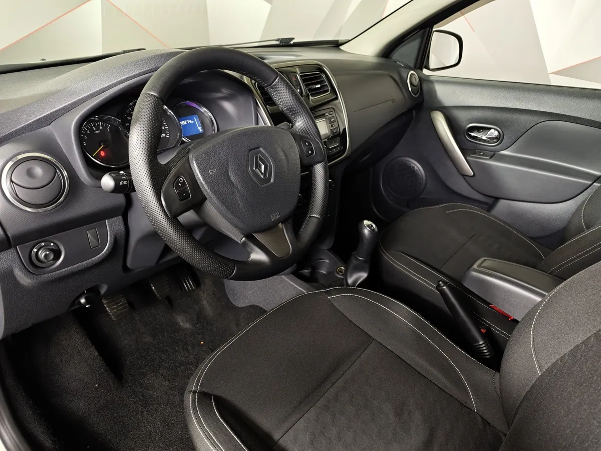 Renault Logan 1.6 MT (82 л.с.) Бежевый в АВИЛОН. Слайд №19