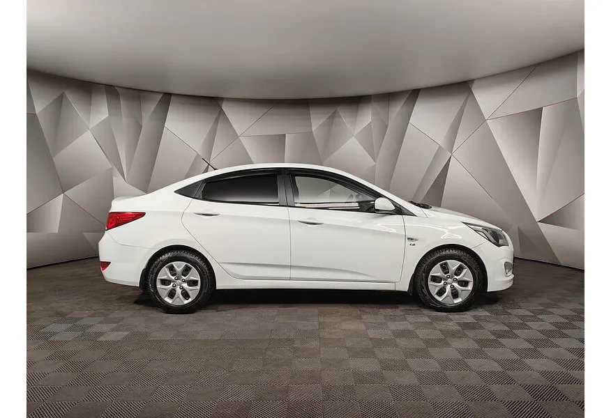 Hyundai Solaris 1.6 AT (123 л.с.) Comfort Белый в АВИЛОН. Слайд №6