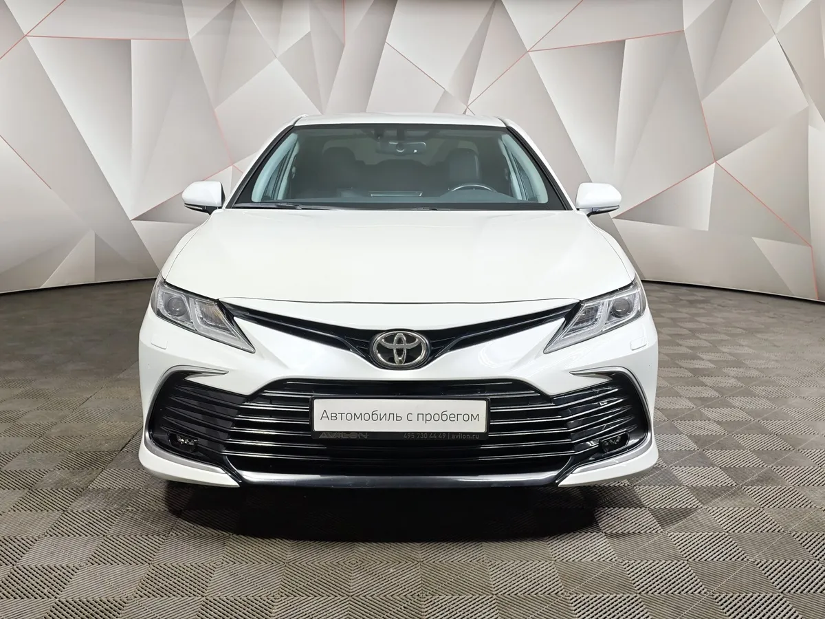 Toyota Camry 2.5 AT (200 л.с.) Prestige Safety Белый в АВИЛОН. Слайд №7