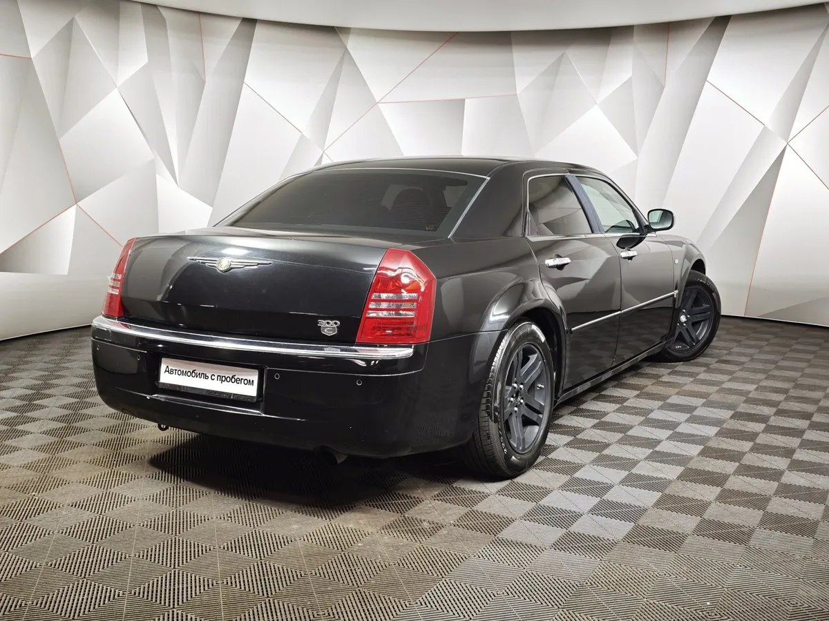 Chrysler 300C 3.5 AT (249 л.с.) Черный в АВИЛОН. Слайд №2