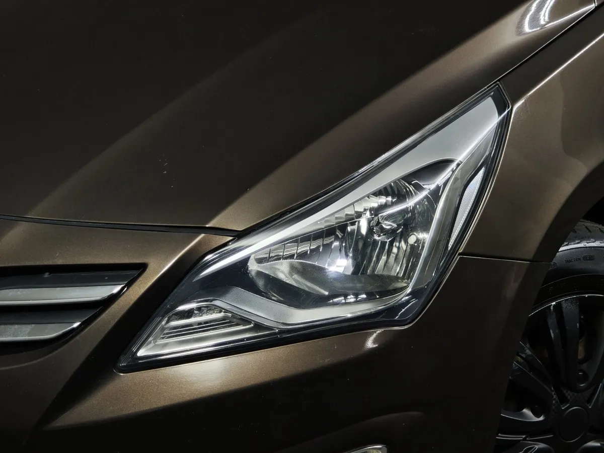 Hyundai Solaris 1.4 AT (107 л.с.) Classic Коричневый в АВИЛОН. Слайд №10