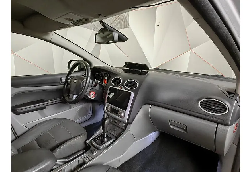 Ford Focus 1.6 AT (101 л.с.) Titanium Серебристый в АВИЛОН. Слайд №9 Ford Focus 1.6 AT (101 л.с.) Titanium Серебристый в АВИЛОН. Слайд №9