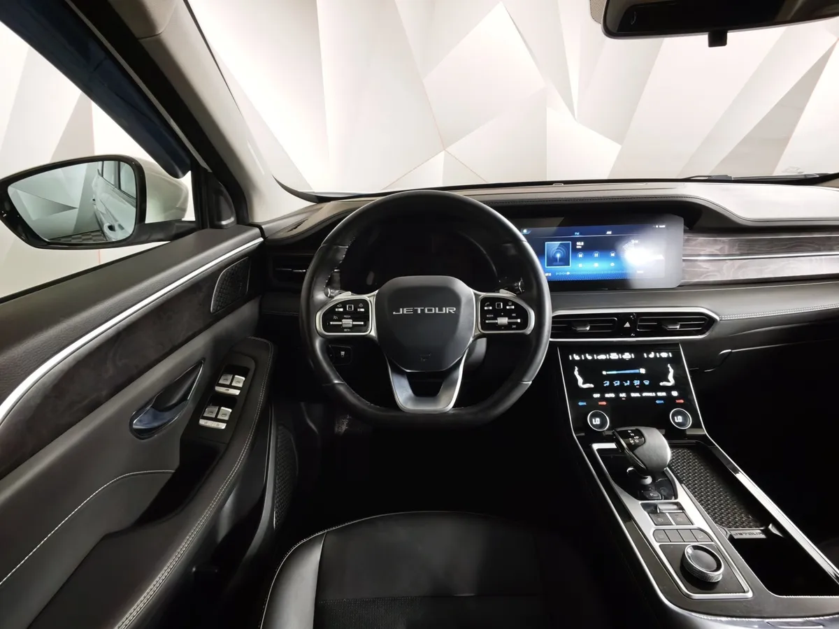 JETOUR X90 Plus 1.6T 7DCT 2WD (190 л.с.) Luxury Белый в АВИЛОН. Слайд №19