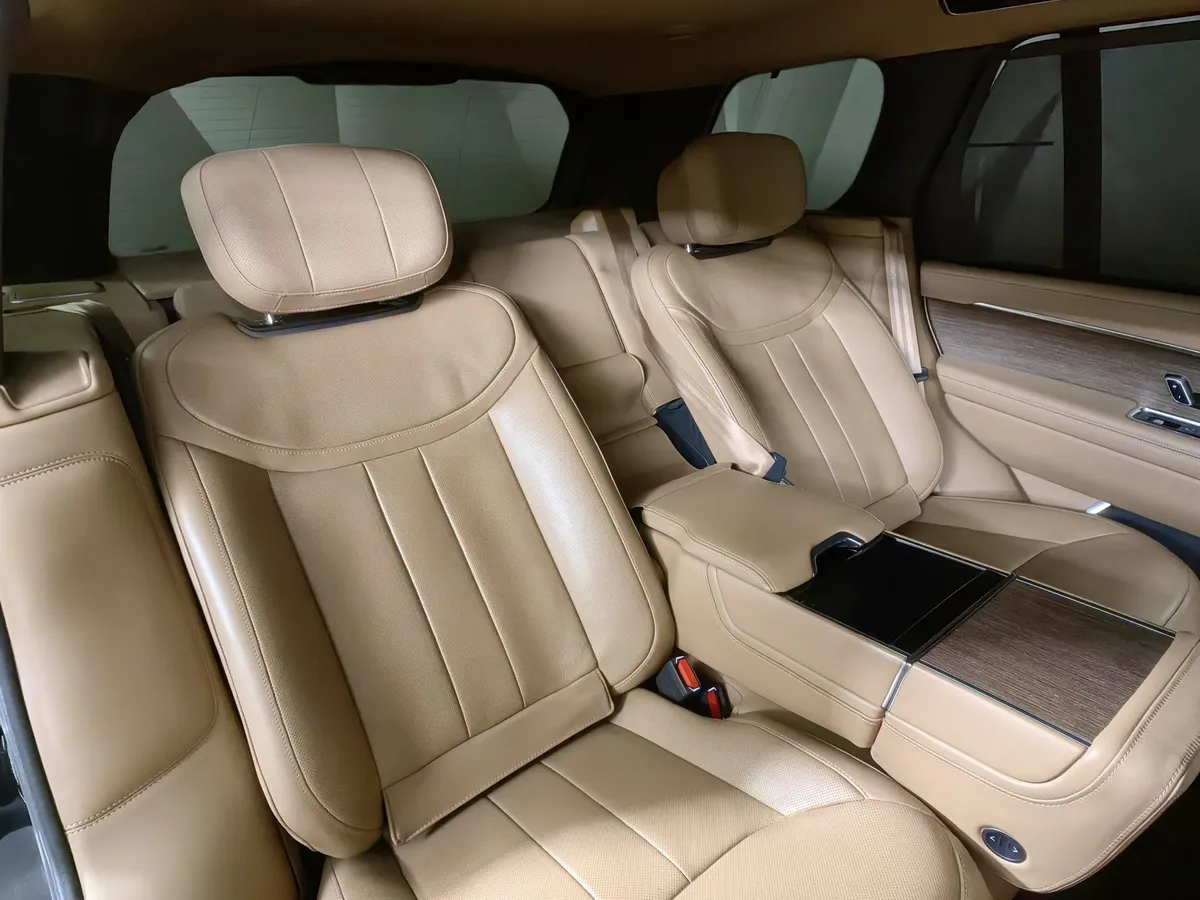 Land Rover Range Rover 3.0 D350 LWB AT AWD (350 л.с.) Autobiography Черный в АВИЛОН. Слайд №16