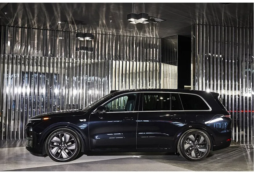 Li Auto L9 1.5 AT 4WD (449 л.с.) Ultra Черный в АВИЛОН. Слайд №3