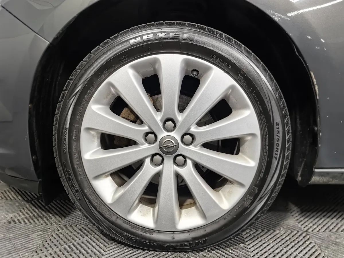 Opel Astra 1.4 Turbo AT (140 л.с.) Серый в АВИЛОН. Слайд №9