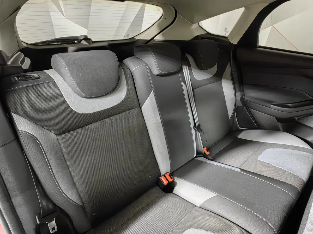 Ford Focus 1.6 PowerShift (125 л.с.) Titanium Красный в АВИЛОН. Слайд №17
