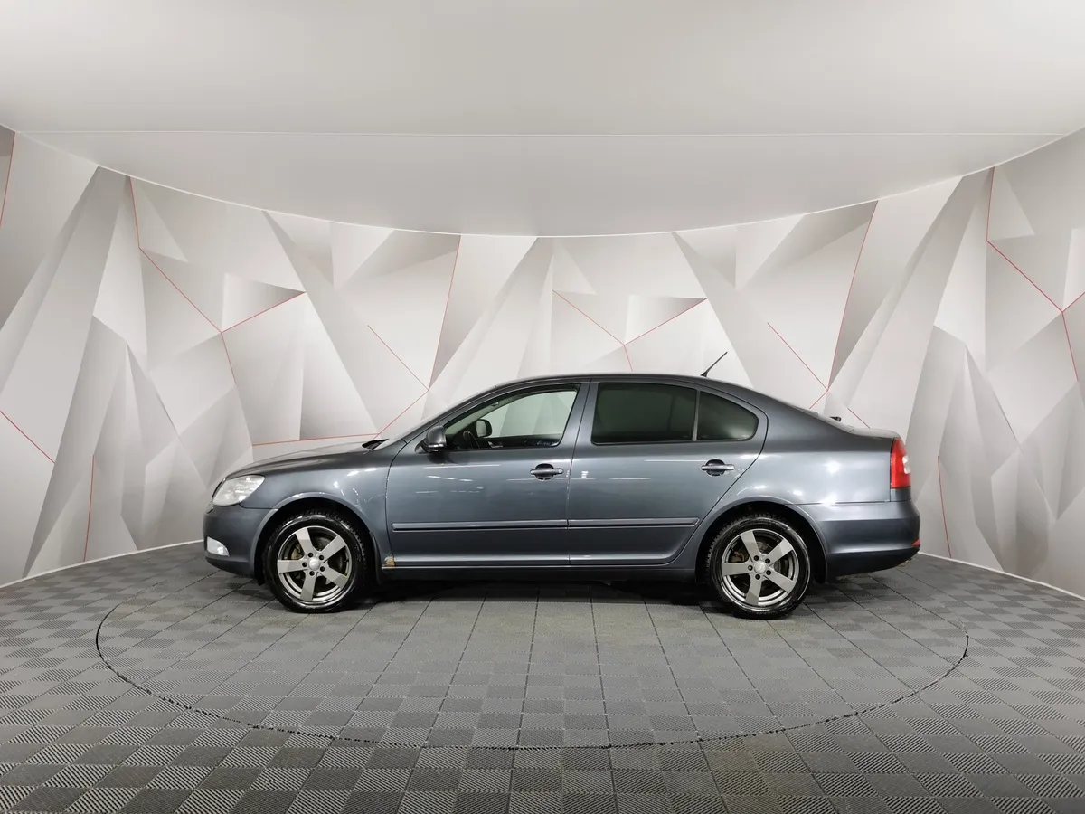 Skoda Octavia 1.8 TSI AT (152 л.с.) Серый в АВИЛОН. Слайд №5