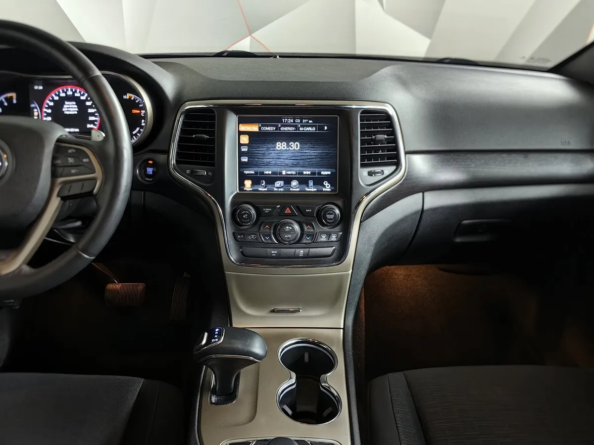 Jeep Grand Cherokee 3.0 TD AT (241 л.с.) Черный в АВИЛОН. Слайд №14