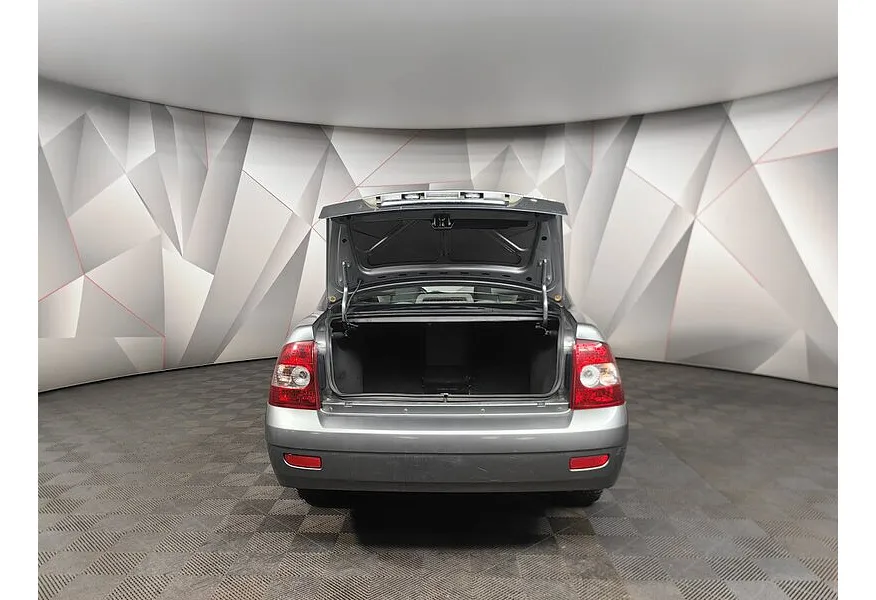 ВАЗ (Lada) Priora 1.6 MT (98 л.с.) в АВИЛОН. Слайд №10